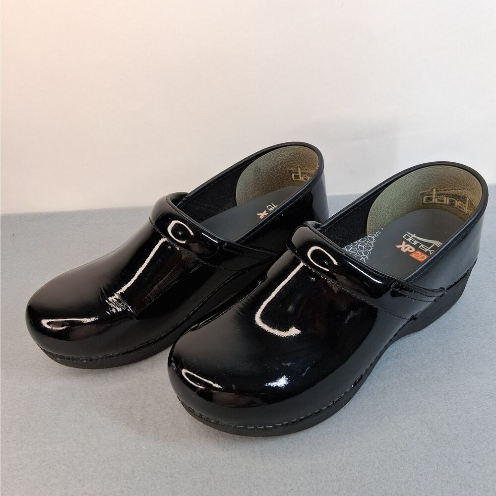 Dansko XP 2.0 Professional Clogs Women's Size 41 U.S. 10.5 - 11 Shiny Black